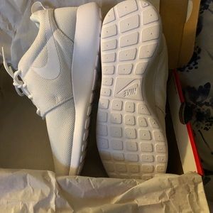 Brand new in box! Nike Roshe one